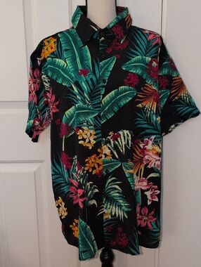 PatPat Men's Black Hawaiian/Tropical Print Short-Sleeve Shirt